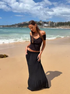 Design By Si Abigail off shoulder top - Sort Online