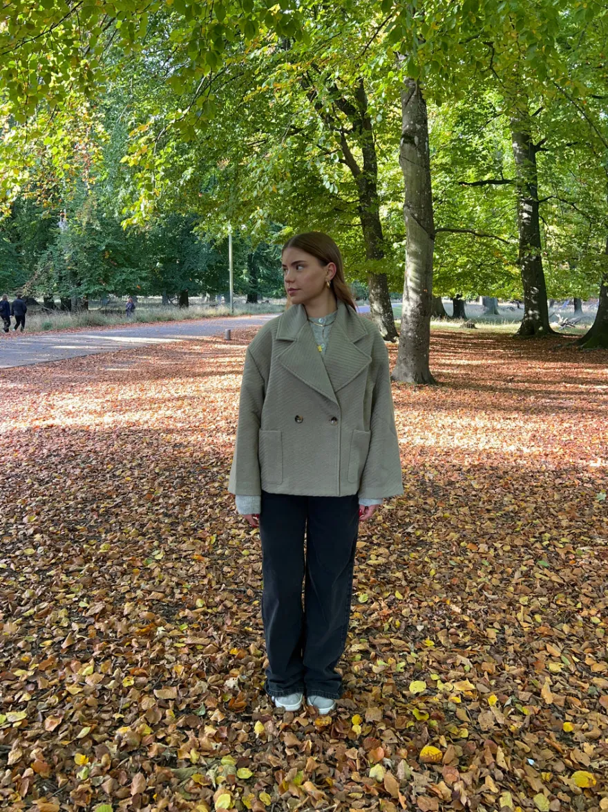 Design By Si Adriana frakke - Sage grøn Best