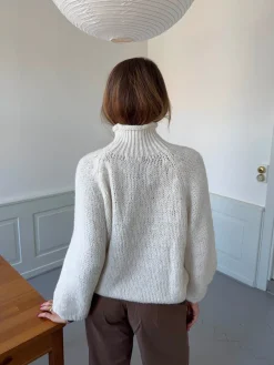 Design By Si Aire striktrøje med turtleneck - Off white Hot