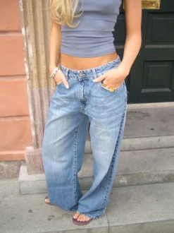 Design By Si Alaia lavtaljet jeans med lyn detalje - Lys denim Sale