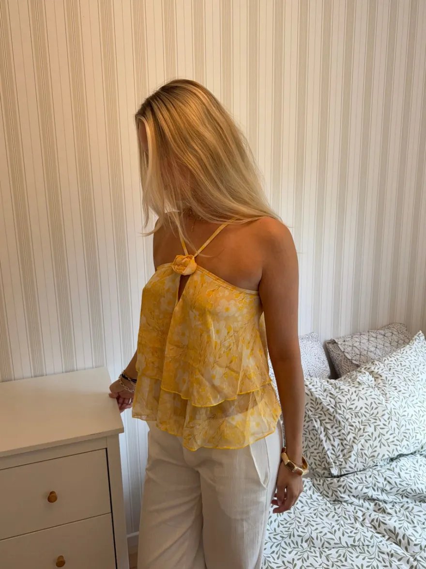 Design By Si Albertia top med blomst - Gul New
