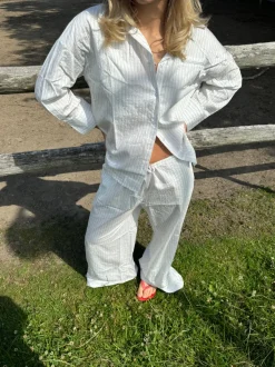 Design By Si Alina skjorte med striber - Hvid/sort Hot