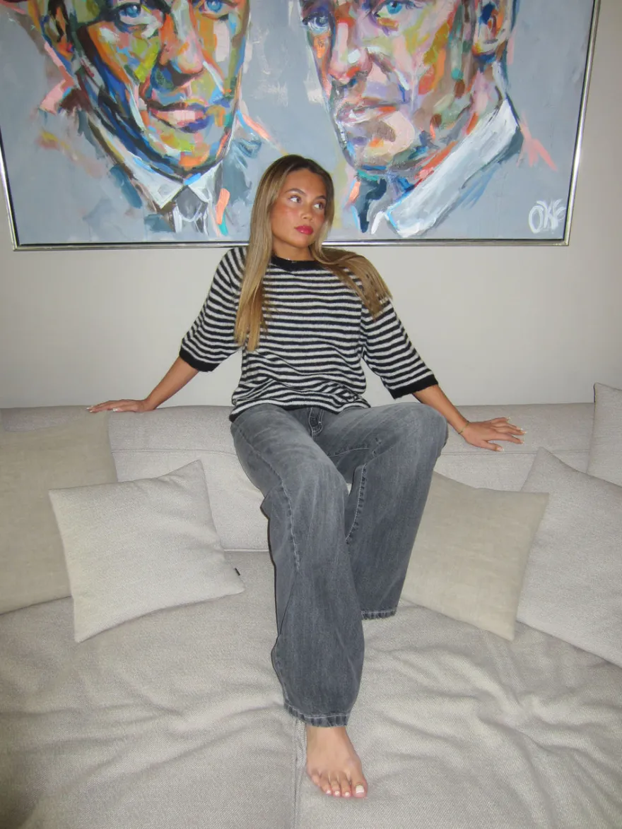Design By Si Almina strikket t-shirt med striber - Sort/hvid Sale