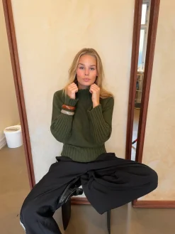 Design By Si Alyssa striktrøje med turtleneck - Grøn