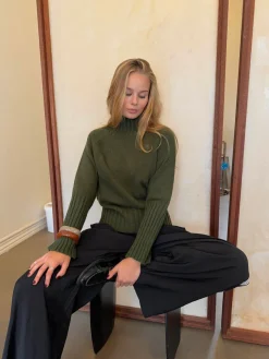 Design By Si Alyssa striktrøje med turtleneck - Grøn