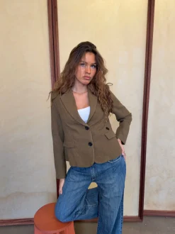 Design By Si Anahita kort blazer - Kaki Online
