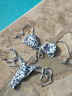 Design By Si Anastacia bikini med blomster - Hvid/blå Outlet