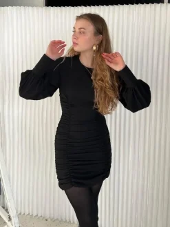 Design By Si Anna Olympia scrunchkjole - Sort