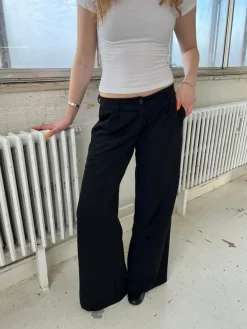 Design By Si Anna Olympia wide leg suit pants - Sort