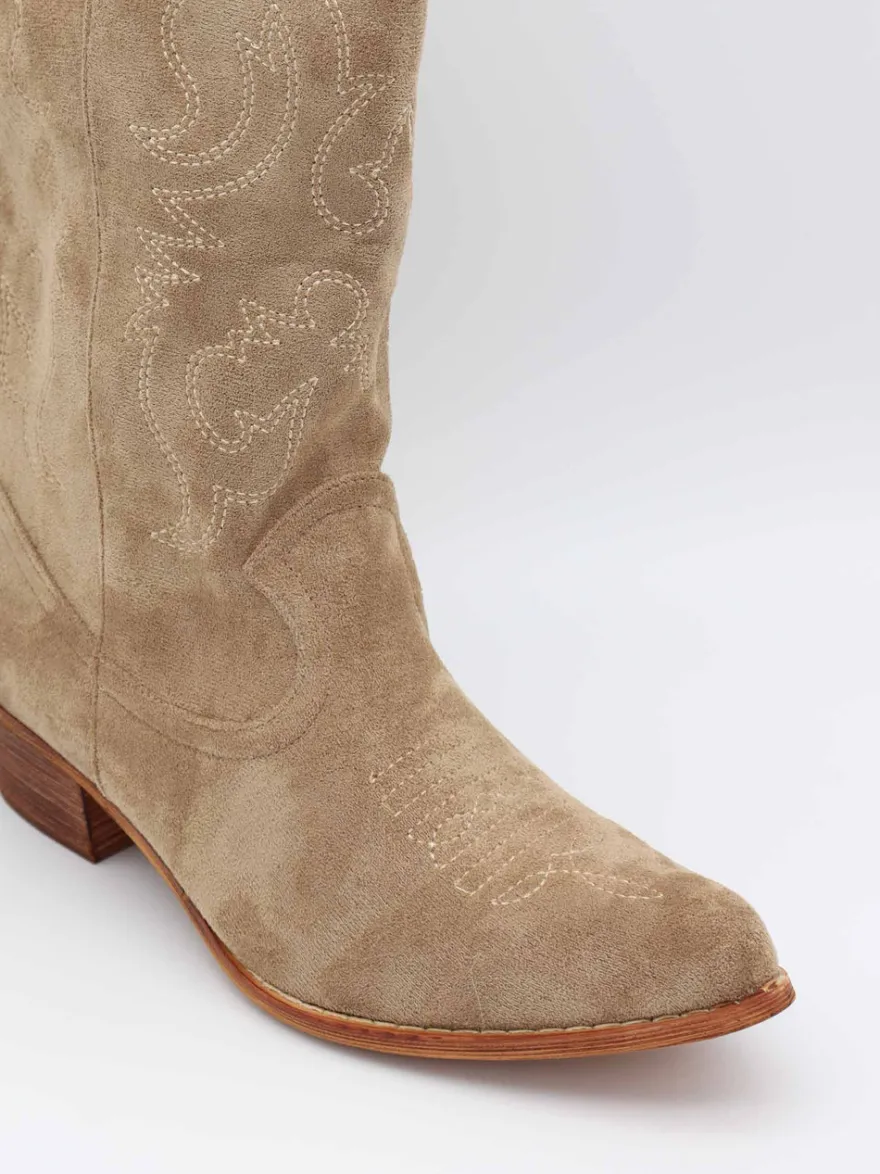 Design By Si Bassau Cowboystøvler i beige imiteret ruskind Outlet