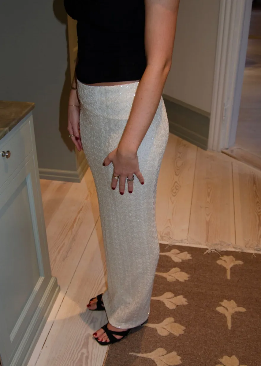 Design By Si Bella maxinederdel med pallietter - Off white