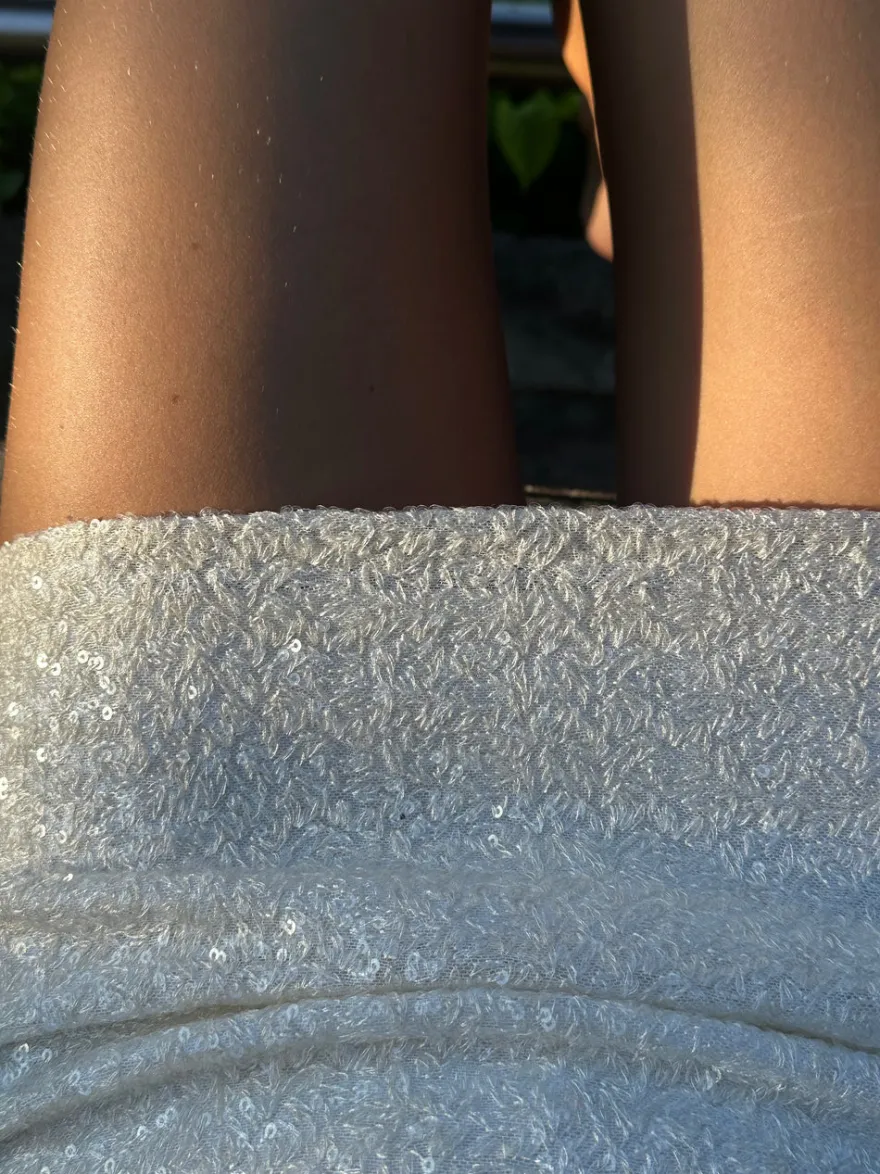 Design By Si Bella mininederdel med pallietter - Off white