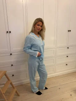 Design By Si Carol pyjamas sæt med blonder - Lyseblå Best