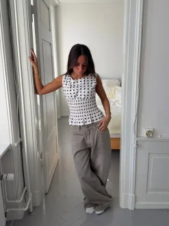 Design By Si Cathrine smocktop med polkaprikker - Hvid/sort New