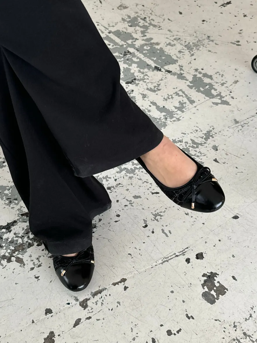 Design By Si Cetinje ballerina sko med skøjfe - Sort Hot