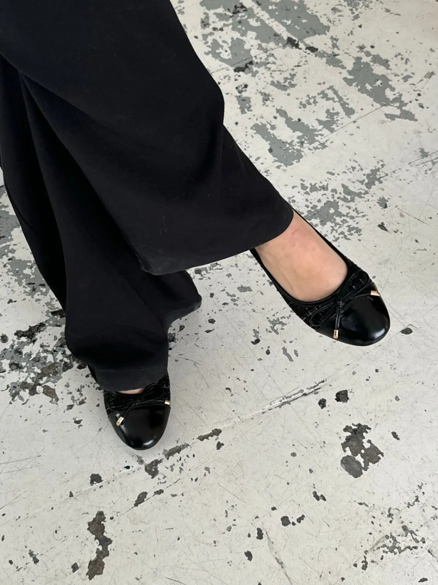 Design By Si Cetinje ballerina sko med skøjfe - Sort Hot