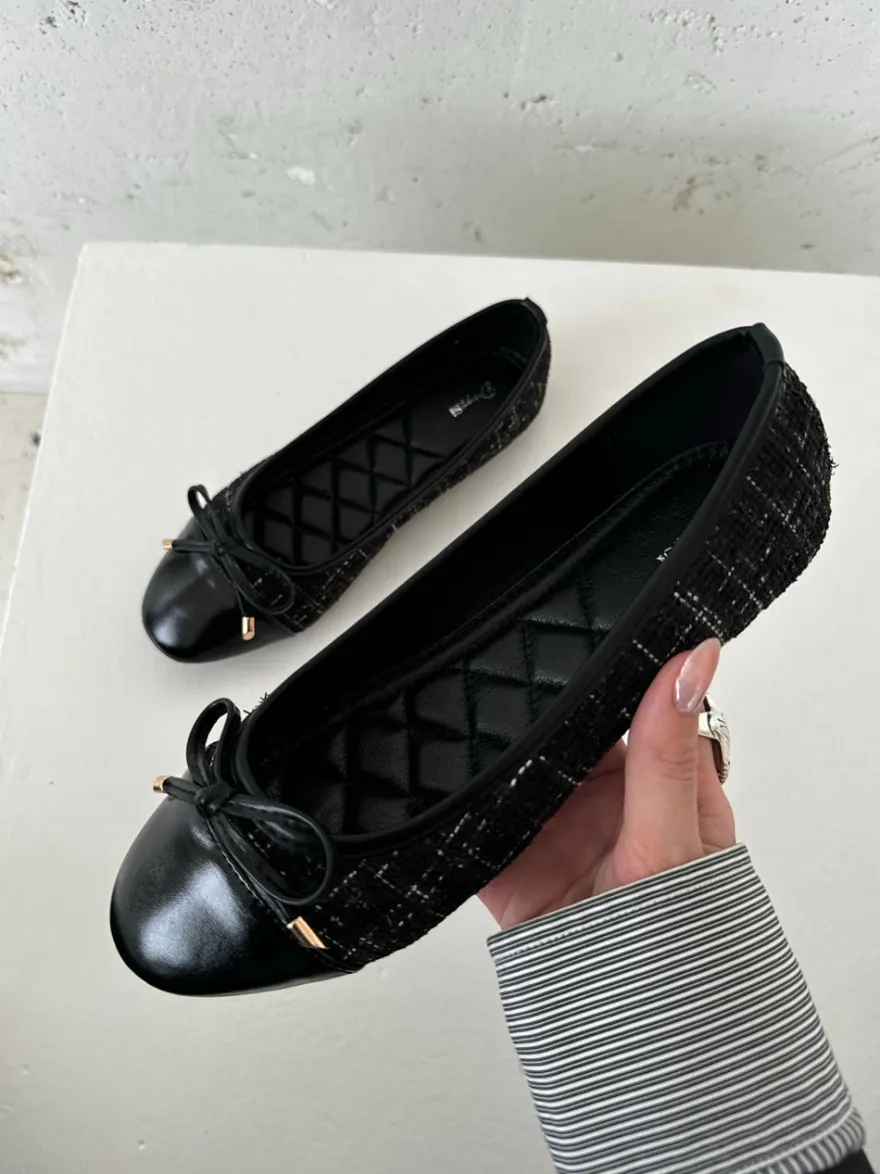Design By Si Cetinje ballerina sko med skøjfe - Sort Hot