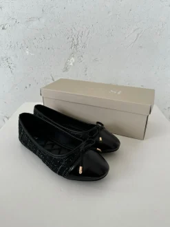Design By Si Cetinje ballerina sko med skøjfe - Sort Hot