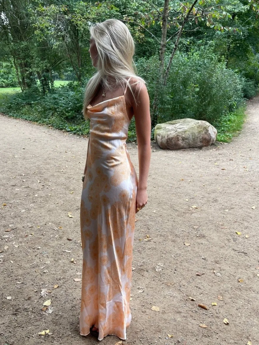 Design By Si Charline satinkjole - Hvid/orange Best