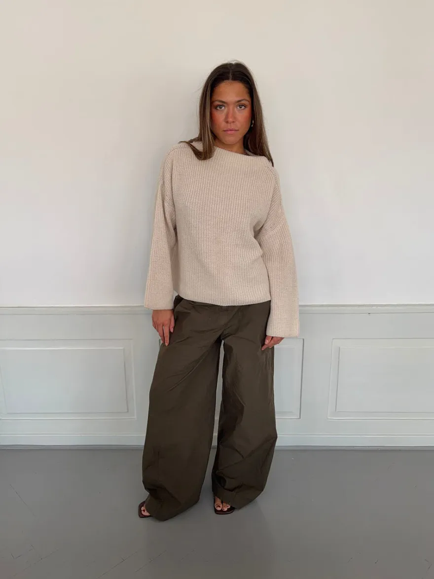 Design By Si Cholana striktrøje med åben ryg - Beige Online