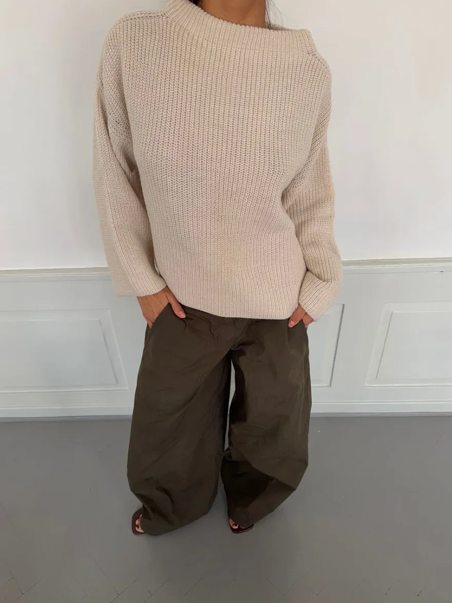 Design By Si Cholana striktrøje med åben ryg - Beige Online