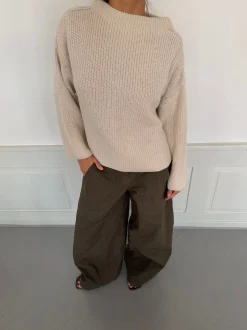 Design By Si Cholana striktrøje med åben ryg - Beige Online
