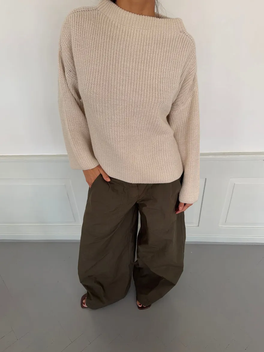 Design By Si Cholana striktrøje med åben ryg - Beige Online