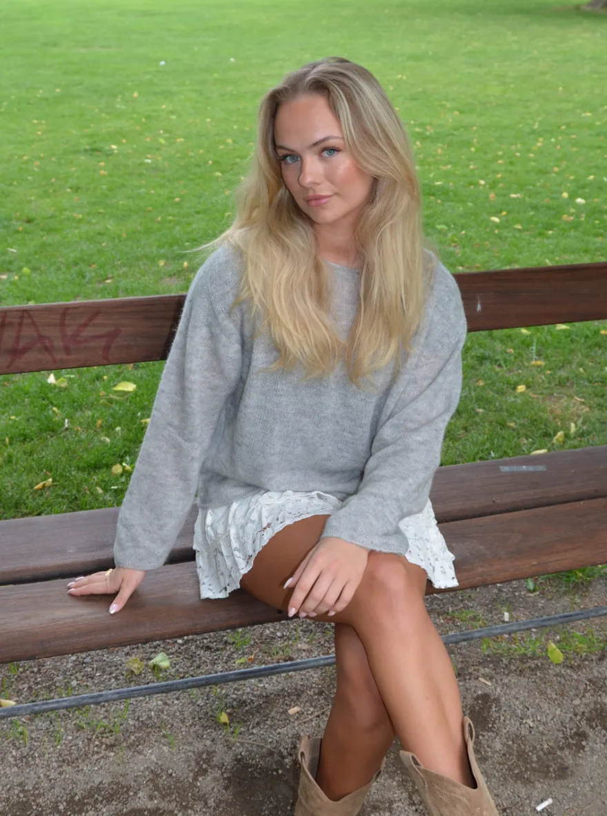 Design By Si Ciara striktrøje - Lysegrå Outlet
