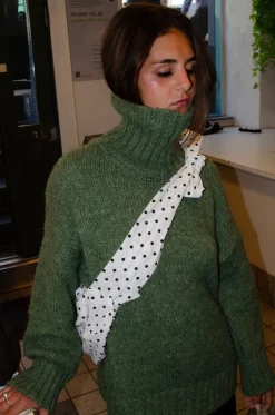 Design By Si Cia skuldertaske med polka prikker - Hvid Clearance