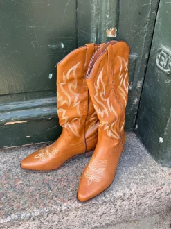Design By Si Cille cowboystøvler i imiteret læder - Brun Online
