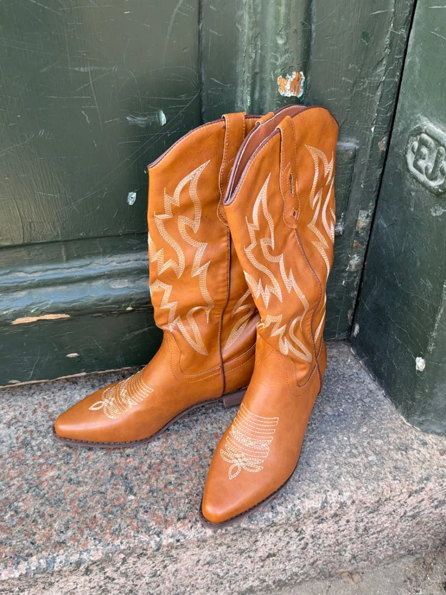 Design By Si Cille cowboystøvler i imiteret læder - Brun Online