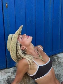 Design By Si Corinna bikini med hvide detaljer - Brun Clearance