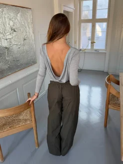 Design By Si Cornelia bluse med åben ryg - Lysegrå Outlet