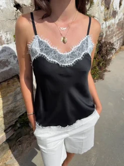Design By Si Daniana satintop med blonder - Sort Sale