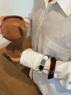 Design By Si Ebony armbånd med striber - Sort/blågrå/hvid/guld Discount