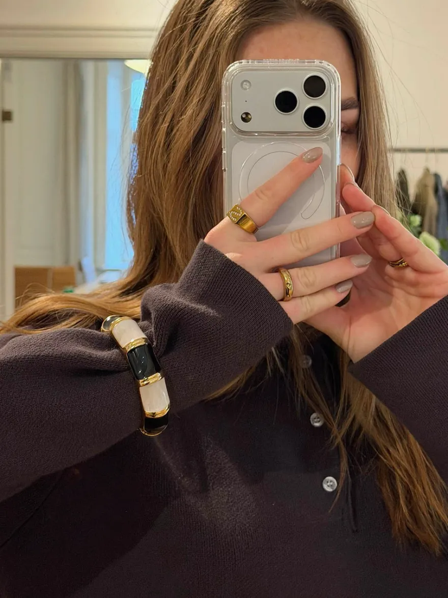 Design By Si Ebony armbånd med striber - Sort/hvid