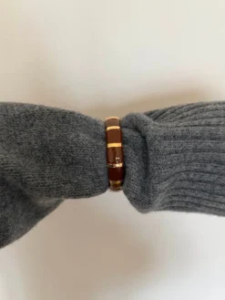 Design By Si Eivora armbånd med striber - Brun/guld Best