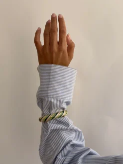 Design By Si Eivora armbånd med striber - Grøn/hvid/guld New