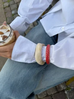 Design By Si Eivora armbånd med striber - Rød/guld Sale