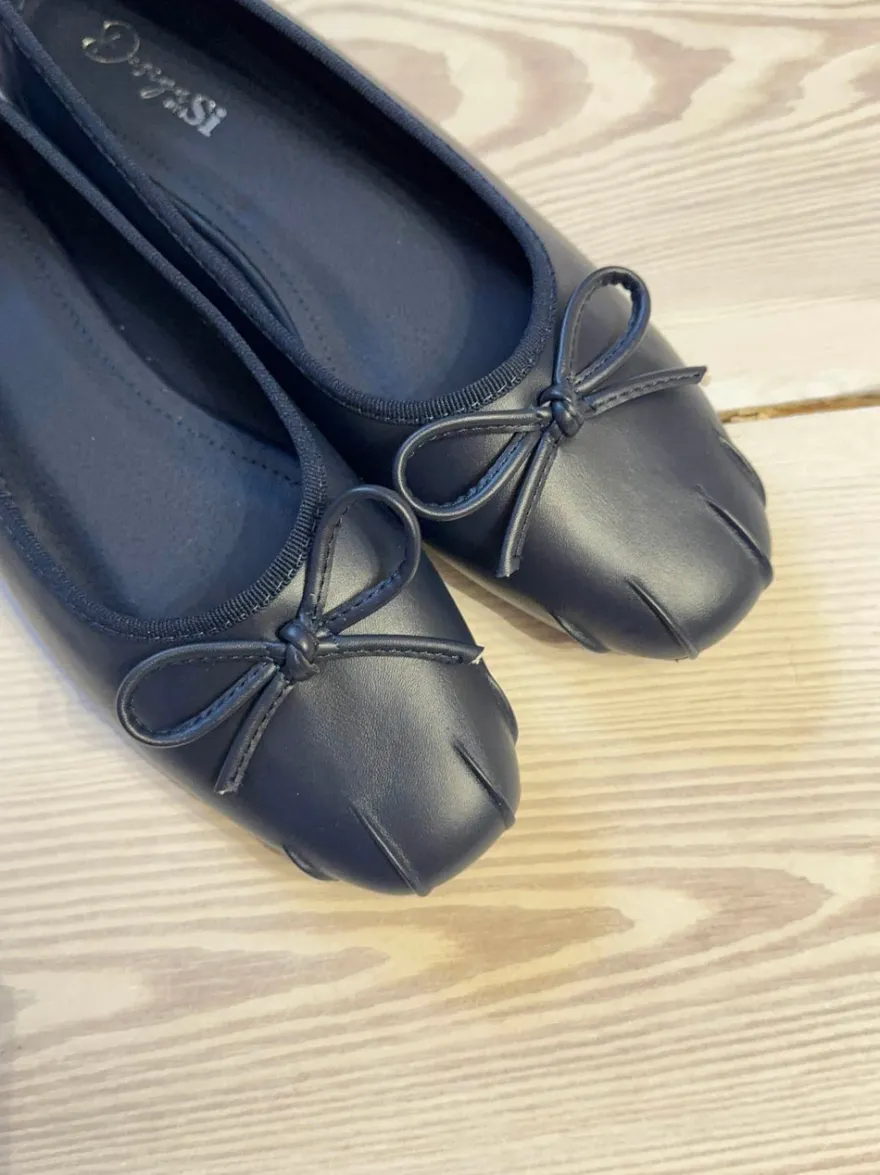 Design By Si Eline ballerinaer med detaljer - Mørk Navy Online