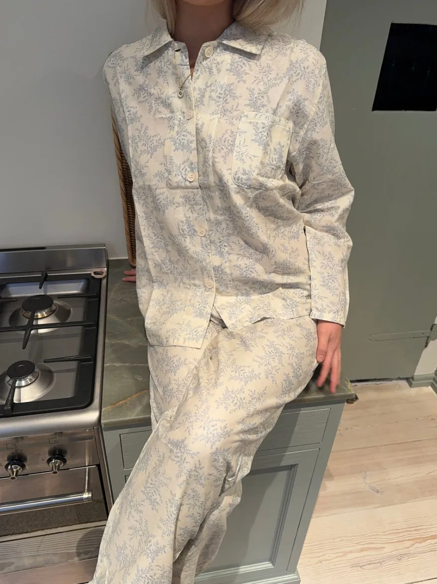 Design By Si Esme pyjamas sæt - Off white/blå Clearance