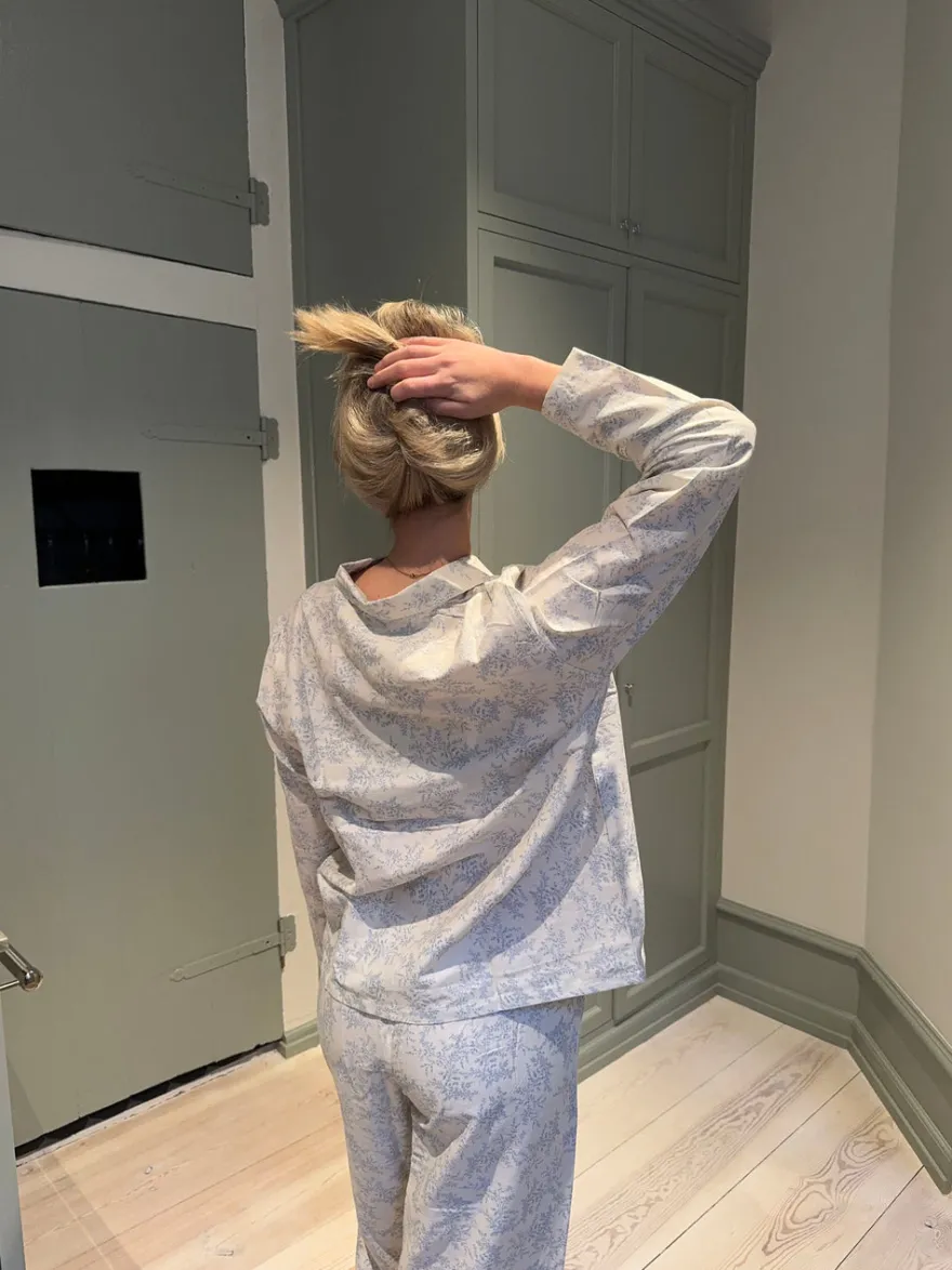 Design By Si Esme pyjamas sæt - Off white/blå Clearance