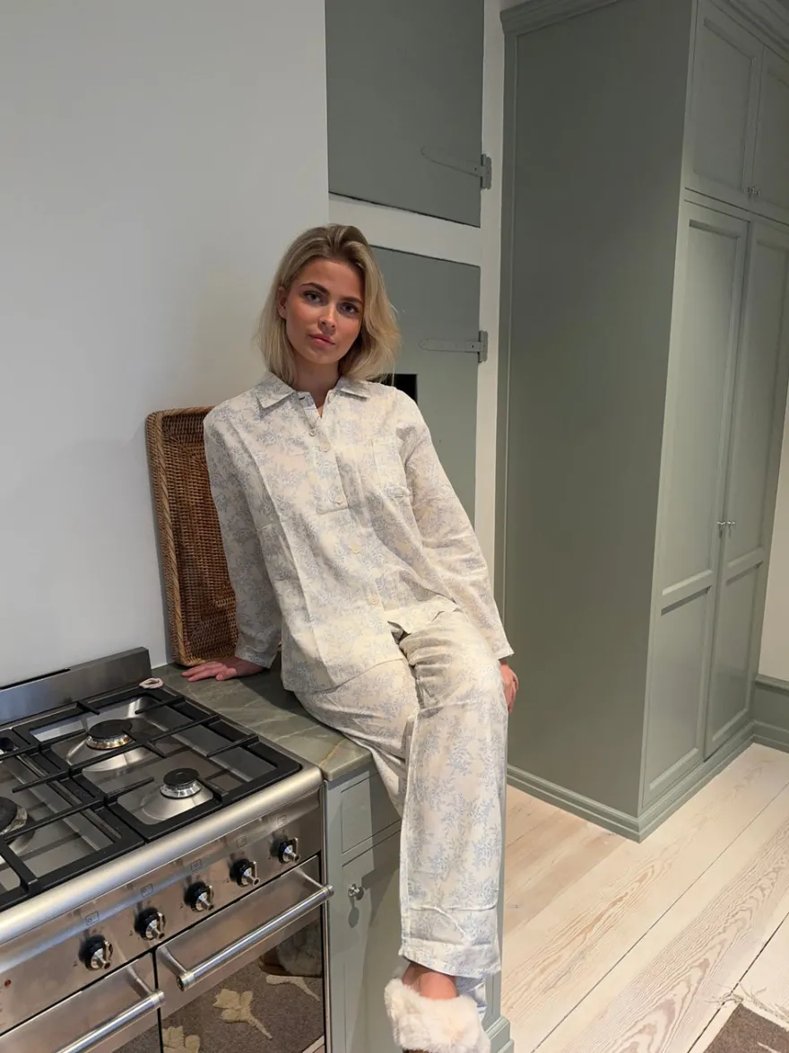 Design By Si Esme pyjamas sæt - Off white/blå Clearance