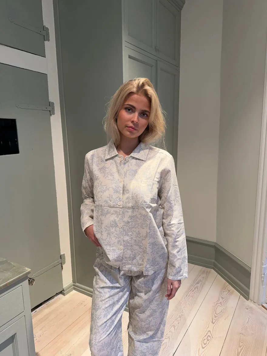 Design By Si Esme pyjamas sæt - Off white/blå Clearance