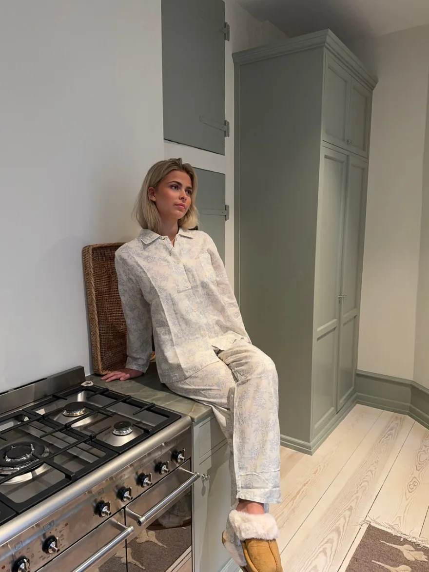 Design By Si Esme pyjamas sæt - Off white/blå Clearance