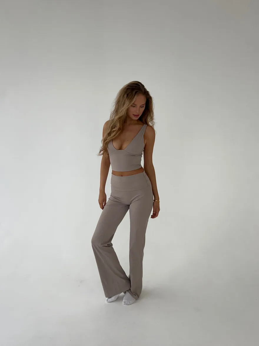Design By Si Essential flared pants - Ash Best