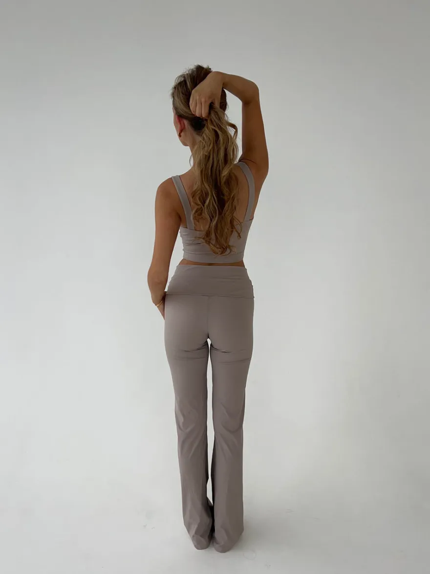 Design By Si Essential flared pants - Ash Best