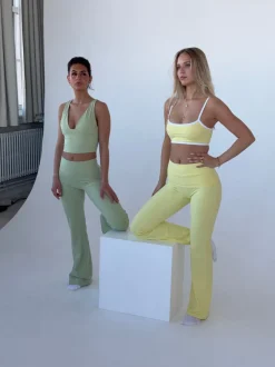 Design By Si Essential flared pants - Butter Sale