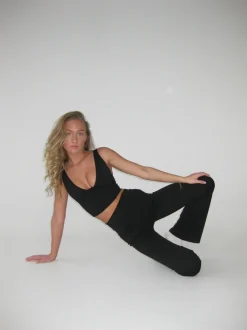 Design By Si Essential flared pants - Jet black Hot