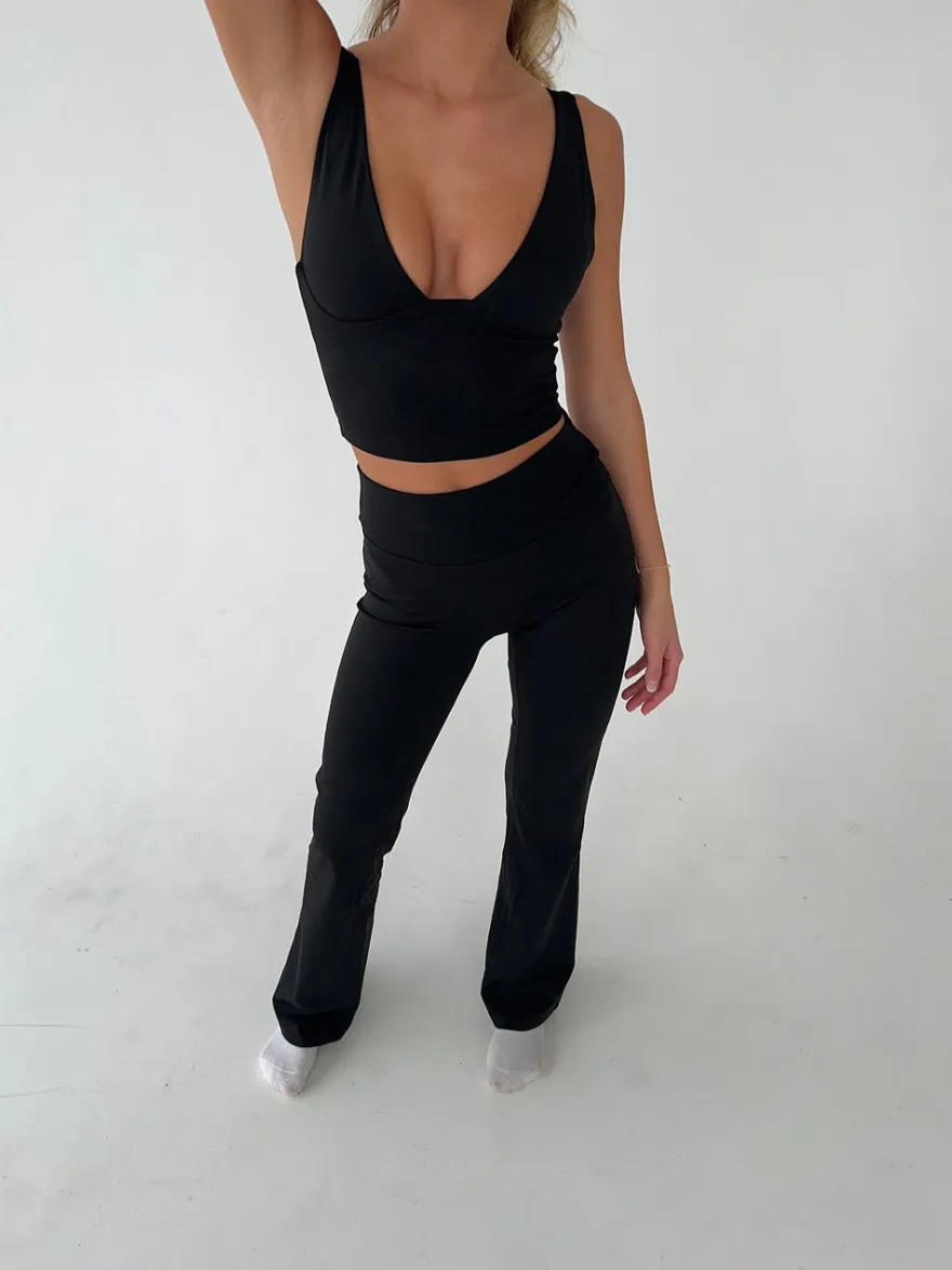 Design By Si Essential flared pants - Jet black Hot